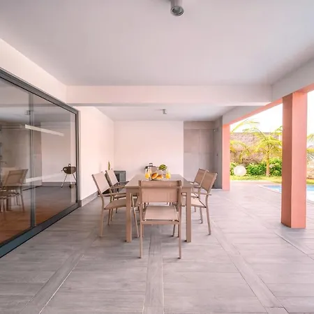 Vacuna By Amazing Madeira *