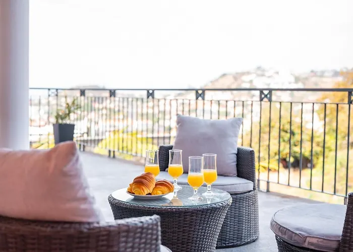 Vacuna By Amazing Madeira