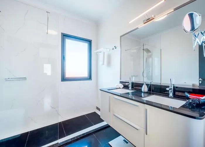 Vacuna By Amazing Madeira Funchal