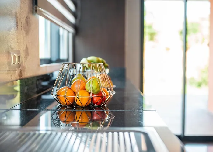 Vacuna By Amazing Madeira