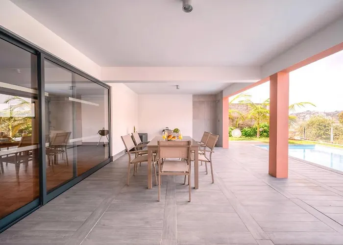 Vacuna By Amazing Madeira *