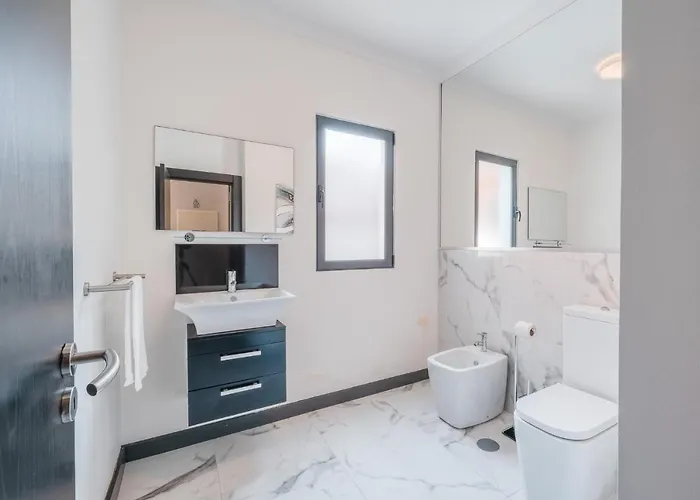 Vacuna By Amazing Madeira פונשל