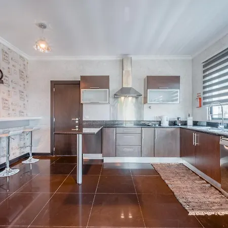 Vacuna By Amazing Madeira