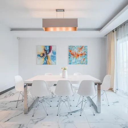 Vacuna By Amazing Madeira Funchal (Madeira)